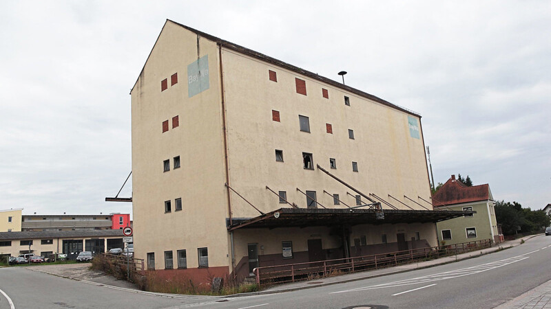 Das Baywa-Lagerhaus in Rottenburg soll abgerissen werden.