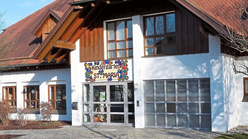 Beim Jahresbericht blickte Bürgermeister Max Schmaderer auch nach vorne. Bis September 2021 soll der Umbau und Anbau an den Kindergarten Sankt Maria in Schorndorf fertiggestellt sein.