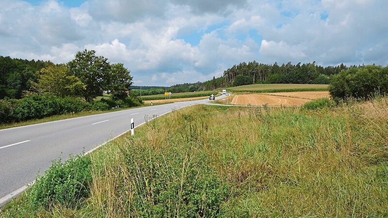 Schon bald wird hier entlang der Radweg von Simbach nach Haingersdorf und Reisbach gebaut.