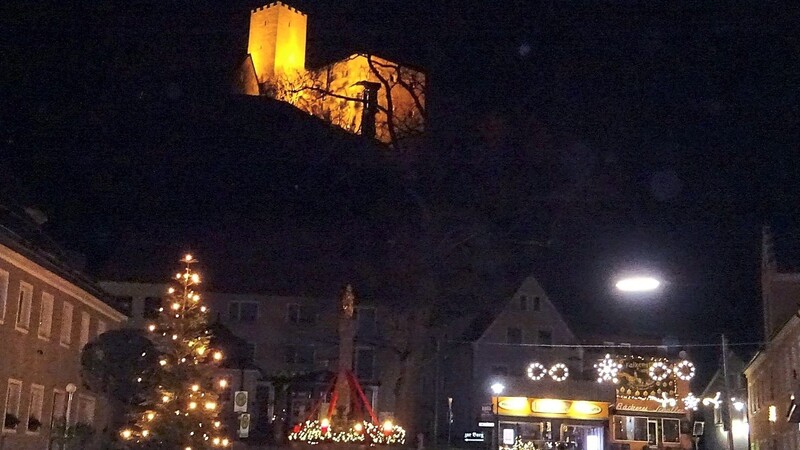 Statt nur zum Christkindlmarkt wird Falkenstein heuer in der ganzen Adventszeit leuchten.