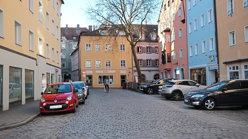 Die Obermünsterstraße: Könnte auch eine Fußgängerzone werden, sagen die Altstadtfreunde.