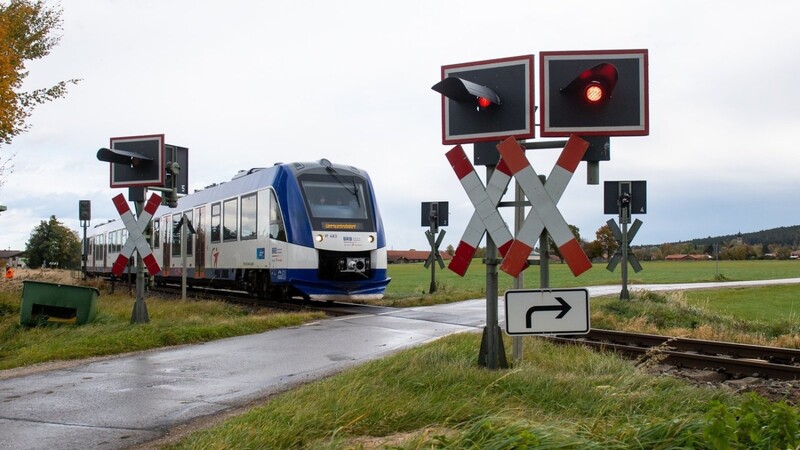 Züge sind im ländlichen Raum Bayerns ein seltener Anblick, selbst wenn es dort Bahnstrecken gibt. Daran dürfte sich auch in den kommenden Jahren wenig ändern.