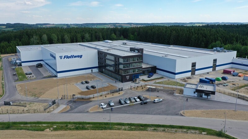 Das neue Werk 2 von Flottwerk in Vilsbiburg hat eine Produktionsfläche von 18.000 Quadratmetern.