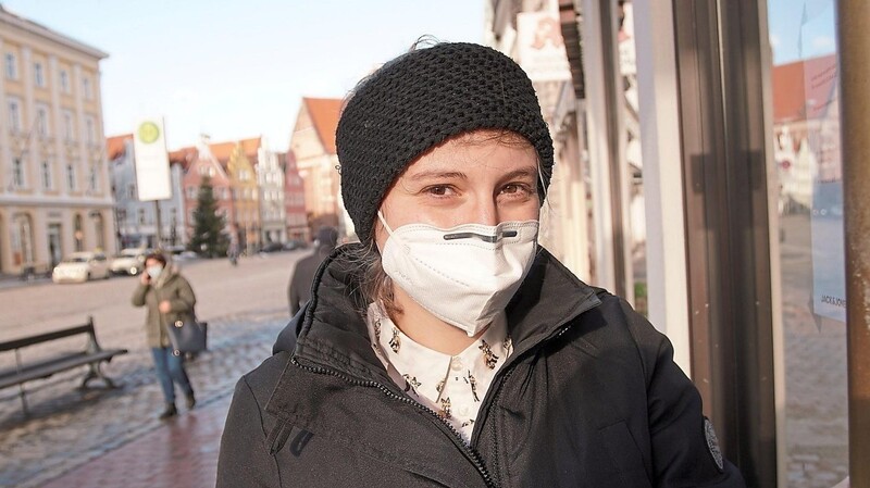 Beim Busfahren, Einkaufen und auch für Click&Collect ist die FFP2-Maske nun Pflicht.