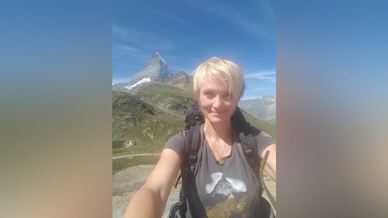 Das Siegerfoto: Michaela Stiedl vor dem Matterhorn. "Ausschlaggebend war letztendlich der Ton-in-Ton-Effekt mit ihrem T-Shirt", so Karin Stelzer.