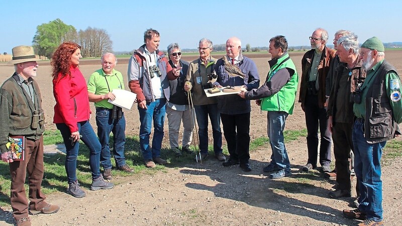 In der Nähe von Moosfürth trafen sich die neun Naturschutzwächter zum Informationsaustausch.