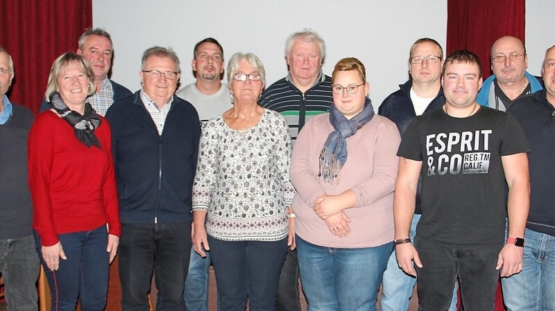 Die Vorstandschaft des GZV Altenmarkt und Stadtrat Franz Xaver Eckl (l.) hoffen auf ein gutes Miteinander im Zusammenschluss mit den Osterhofener Vereinskollegen.