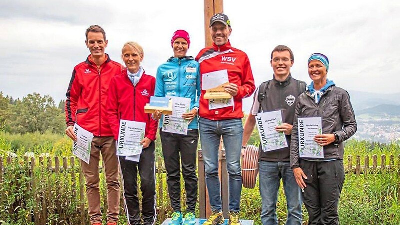 Die Gesamtsieger des Kronberglaufes, der erstmals mit Niederbayerischer Berglaufmeisterschaft und Mountainbike-Bergrennen stattfand.