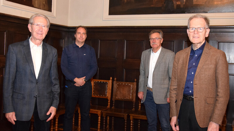 Peter Reisch (v. l., scheidender stellvertretender Vorsitzender), Karl-Heinz Wimmer, Peter Spanrad und Josef Hauner.