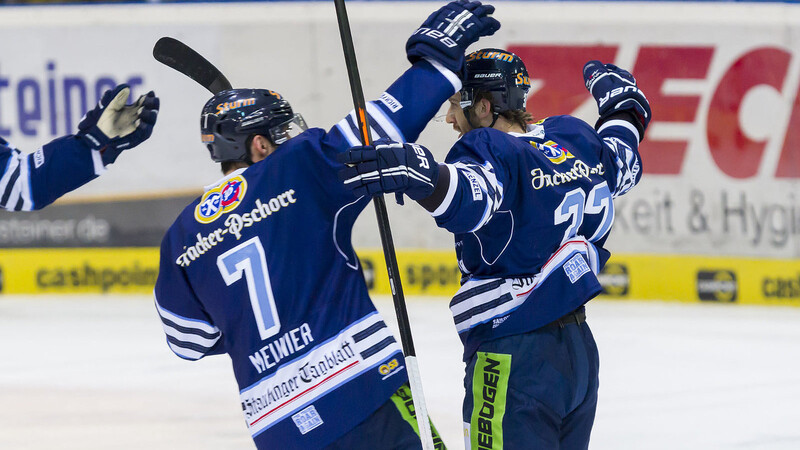 Das erste Drittel verlief ganz nach dem Geschmack der Tigers. Sullivan und Brandl trafen für die Tigers (Foto: Schindler).