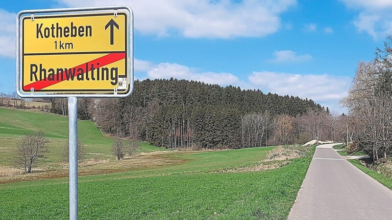 Über 400.000 Euro bekommt die Gemeinde Waffenbrunn Zuschuss für den Ausbau der Straße zwischen Rhanwalting und Kotheben. Die Baumaßnahme soll im Frühjahr 2023 starten.