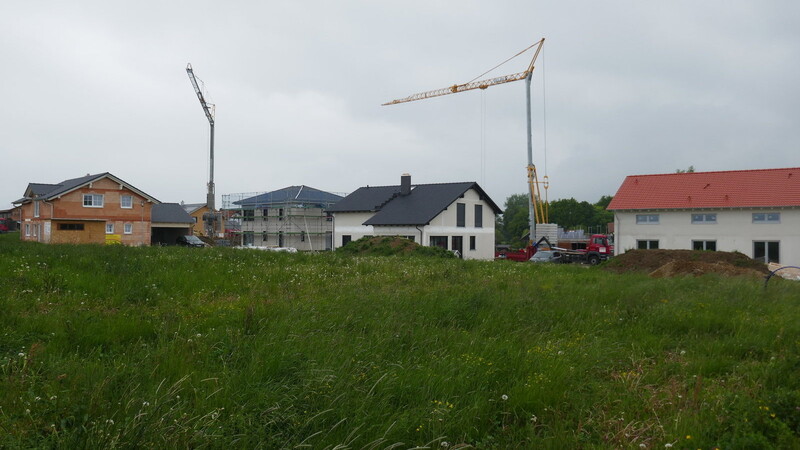 Fleißig gebaut wird derzeit im Baugebiet Schlossfeld in Lichtenhaag.