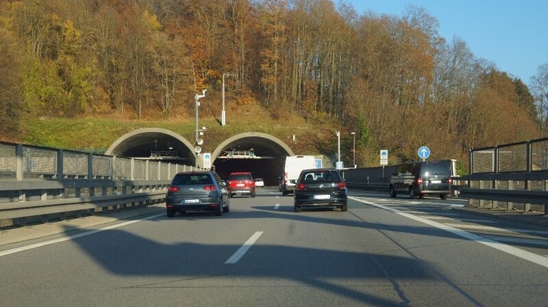 Nicht nur der Tunnel, sondern auch die im Süden anschließende Donaubrücke müssen saniert werden.