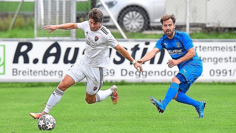 Zeigen, wer die Nummer eins im Fußball im Landkreis Deggendorf ist, will der TSV Seebach (weiße Trikots) heute Nachmittag im Derby gegen die Spvgg Osterhofen.