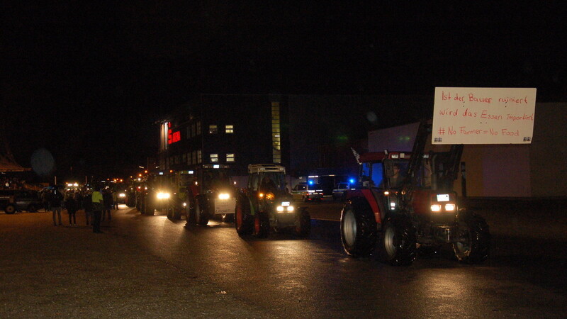Im Landshuter Messepark gab es eine beeindruckende Ansammlung von Traktoren, die bis aus Mühldorf kamen.