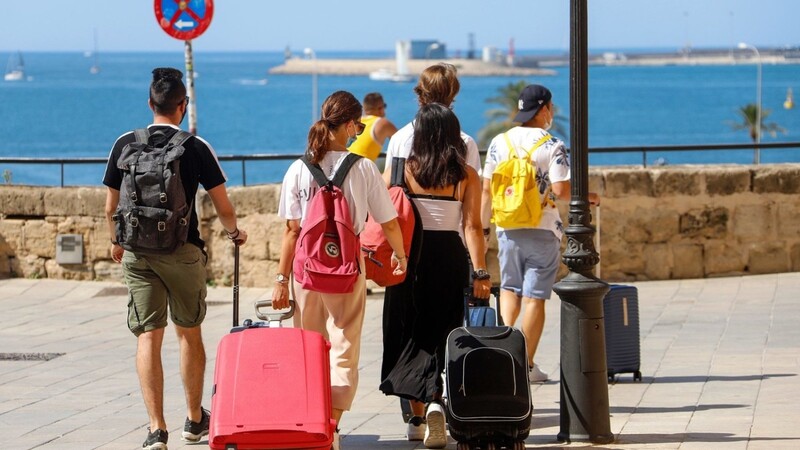 Angesichts steigender Sars-CoV-2-Nachweise geht auch auf Mallorca und den anderen Balearen-Inseln die Angst um, zu einem Corona-Risikogebiet erklärt zu werden. (Symbolbild)