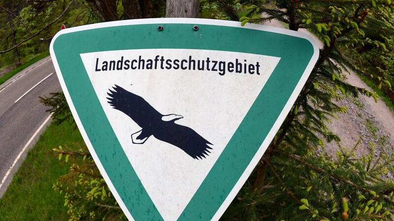 Damit Gemeinden Wohnbebauung planen können, sind bei Haibach und Hunderdorf Gebiete aus dem Landschaftsschutzgebiet Bayerischer Wald herausgenommen worden.