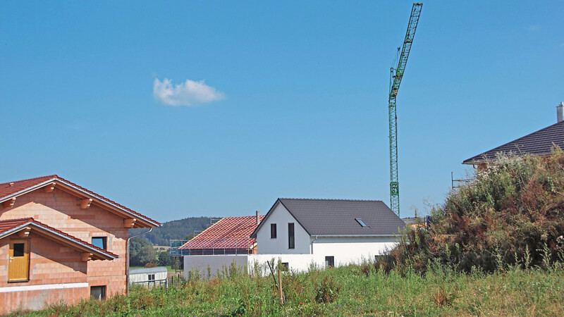 Das Baugebiet Kapellenfeld in Rettenbach. Ein Teil der Bauherren fühlt sich ungerecht behandelt, der Bürgermeister sieht das nicht so.