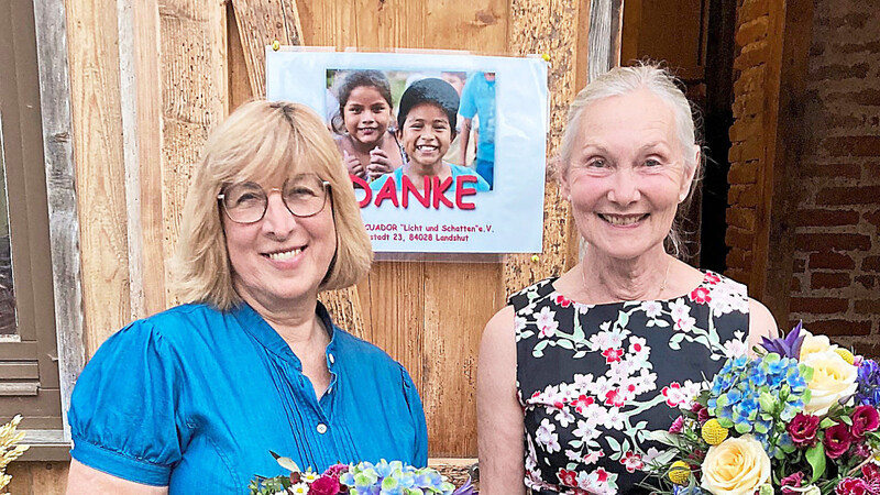 Vereinsgründerin und Vorsitzende Sissi Pöschl (rechts) und Gründungsmitglied Elfriede Einberger setzen sich seit 27 Jahren für die Straßenkinder ein.