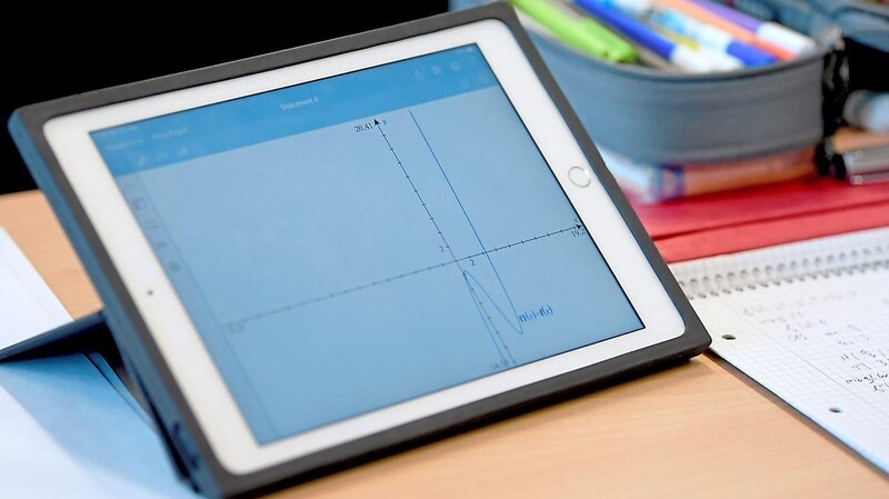 Aus dem "Sonderbudget Leihgeräte" können 144 iPads angeschafft und auf die Schulen verteilt werden.