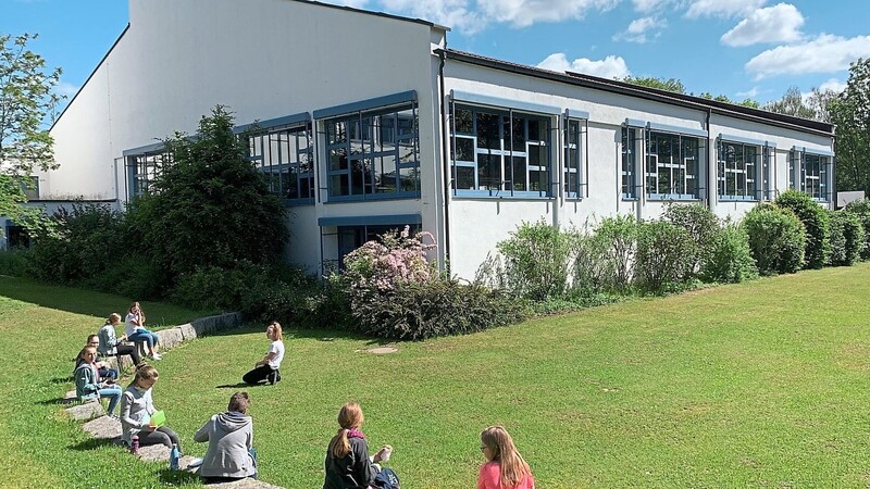 Mit rund 165 Anmeldungen ist das Maristen-Gymnasium Furth der Spitzenreiter im Landkreis.
