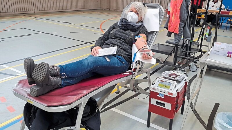 Manuela Rohrmeier spendete am Dienstag bereits zum 66. Mal Blut.