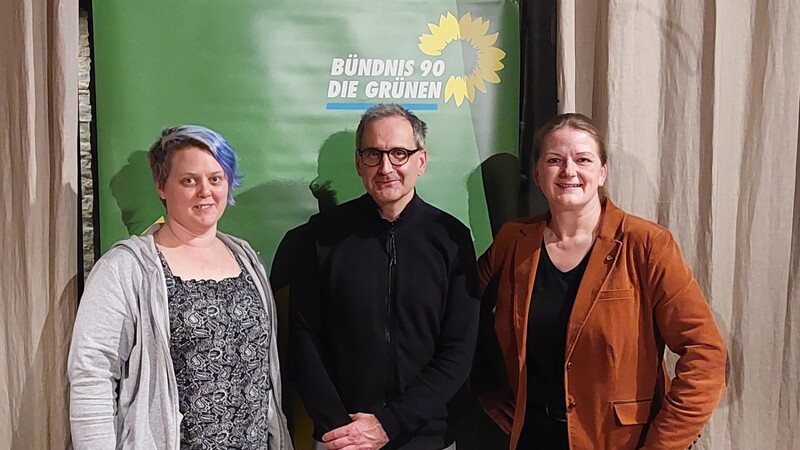 Andrea Leitermann, Stefan Zeller und Tina Winklmann (von links) sprachen auf dem politischen Aschermittwoch der Chamer Grünen.