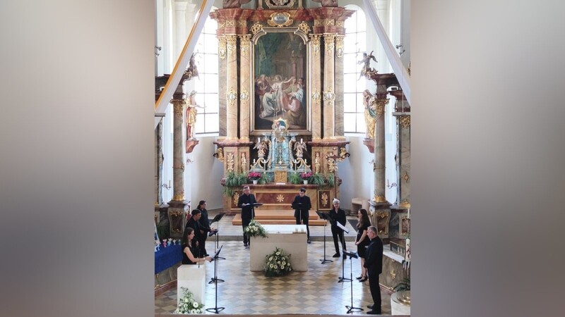 Ein Klangerlebnis war der Konzertabend des A-cappella-Ensembles "LAcoro" in der Adlkofener Kirche St. Thomas.
