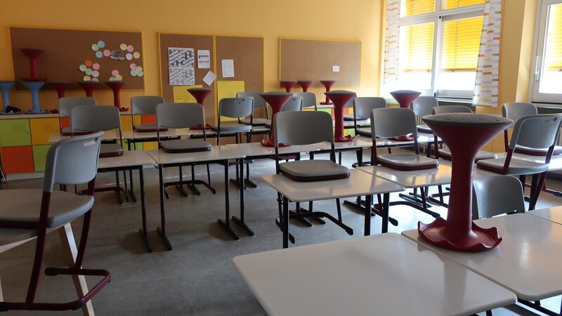 Die Klassenzimmer im Landkreis Cham sind leer.