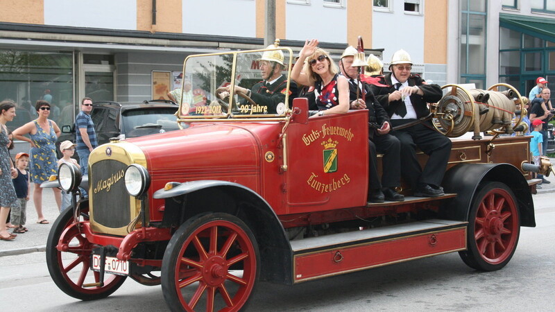 Impressionen vom Festzug zum 150-jährigen Bestehen der Feuerwehr Landau. Foto: Sabrina Melissa Melis