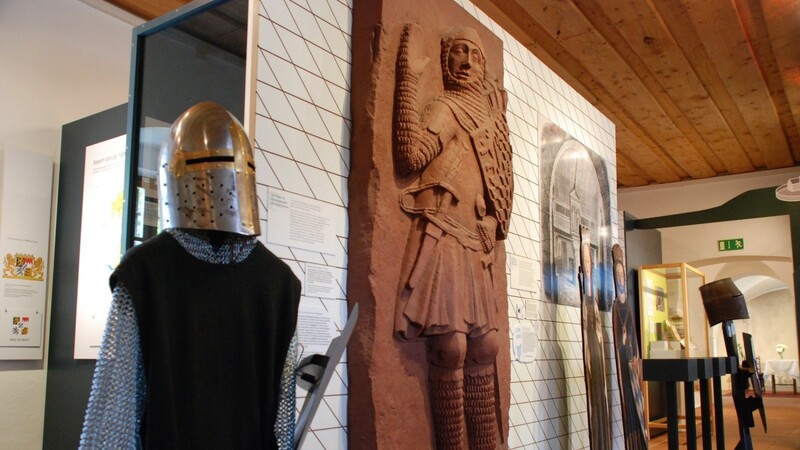 Um Ritter und Rauten geht es im Erdgeschoss der Dauerausstellung.