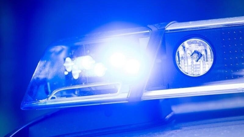 In der Nacht auf Montag stahl ein unbekannter Täter einen Abschleppwagen in Deggendorf. (Symbolbild)
