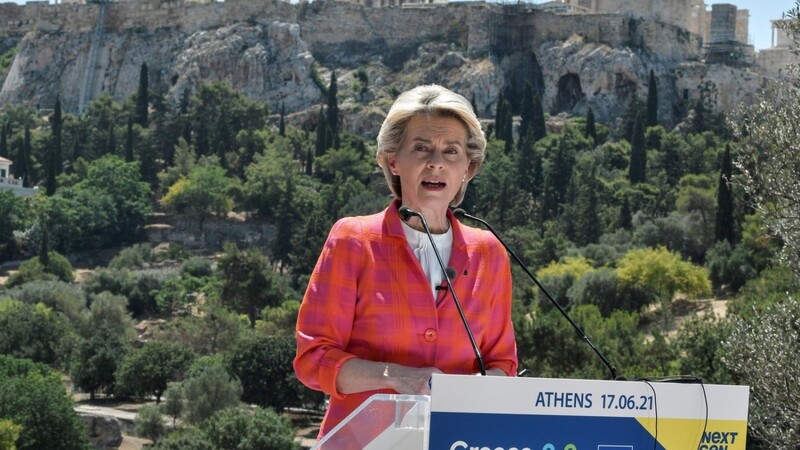 EU-Kommissionspräsidentin Ursula von der Leyen hat bei einem Besuch in Athen die griechischen Pläne gebilligt.