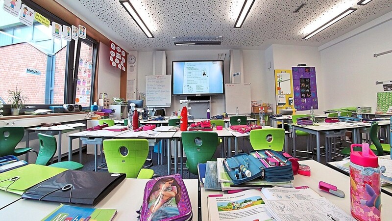 Noch herrscht Leere in den Klassenzimmern. Ab Montag sind jedoch zumindest die Neuntklässler wieder in der Hans-Carossa-Mittelschule zugegen.