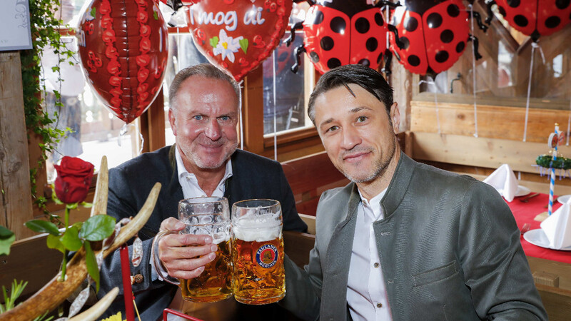 Bayern-Vorstandsboss Karl-Heinz Rummenigge (links) und Bayern-Trainer Niko Kovac auf dem Oktoberfest 2018.