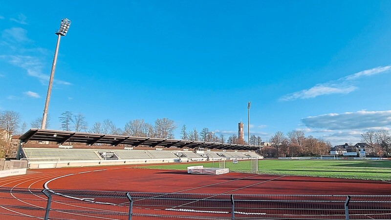 Trotz traumhafter äußerer Bedingungen ist das Ebm-Papst-Stadion aktuell verwaist. Der komplette Trainings- und Spielbetrieb im Amateursportbereich bleibt weiter untersagt.