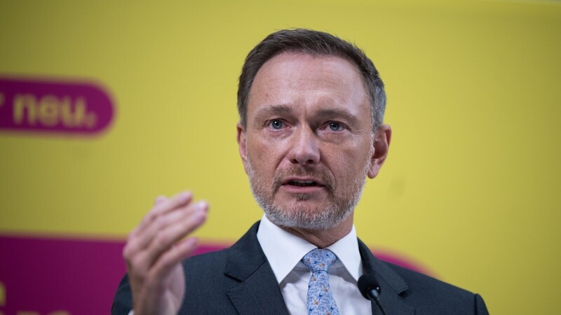 Christian Lindner spricht während einer Pressekonferenz zum Ergebnis der Wiederholungswahl. Seit Amtsantritt der Ampel hat die FDP keine Landtagswahl mehr gewonnen.
