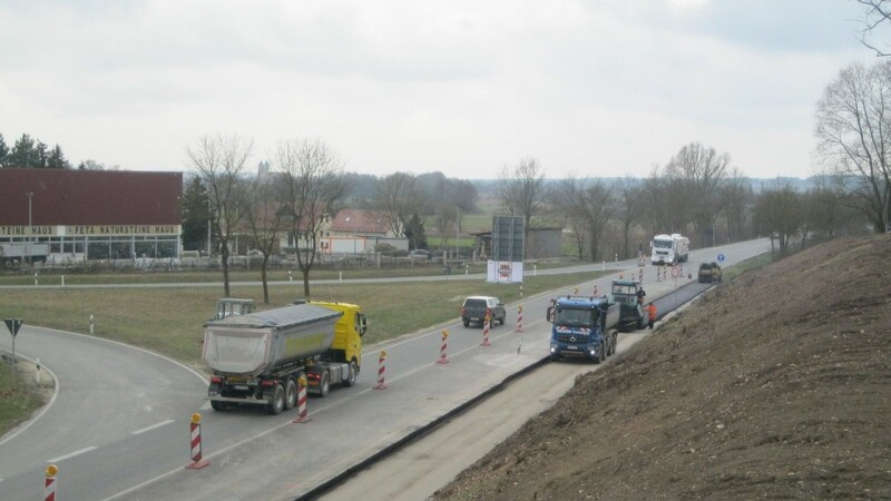 Die Arbeiten an der B16-Anschlussstelle Abensberg-Gaden liegen nicht nur voll im Zeitplan, sondern gehen aktuell sogar schneller voran, als ursprünglich geplant.