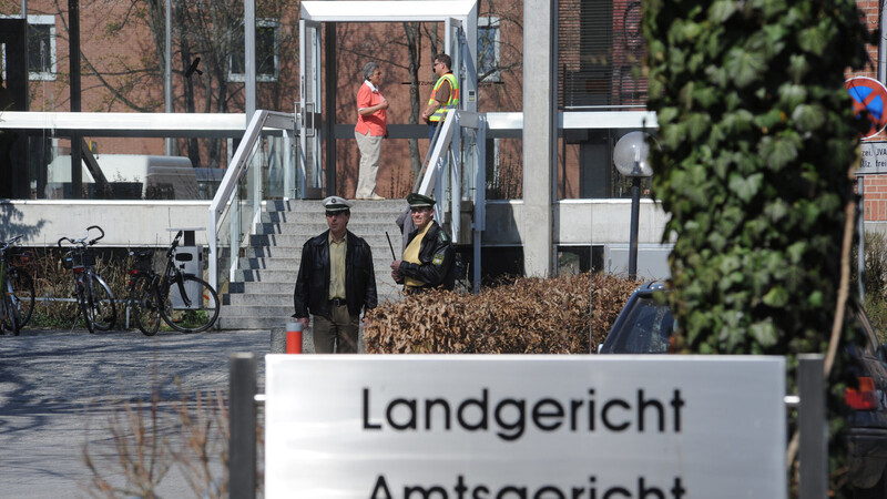 Im Fall einer misshandelten Zweijährigen fand am Landshuter Landgericht der zweite Prozesstag statt.