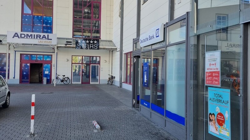 Am Samstag ist ein Geldautomat im Gäubodenpark Straubing manipuliert worden.