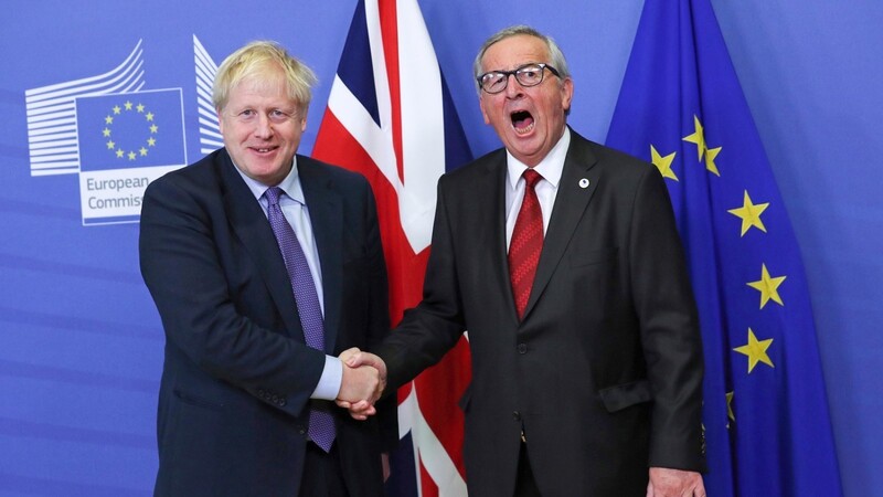 "Ich bin glücklich über den Deal, aber traurig über den Brexit", sagt EU-Kommissionspräsident Jean-Claude Juncker (r.) bei seinem Auftritt mit dem britischen Premierminister Boris Johnson.