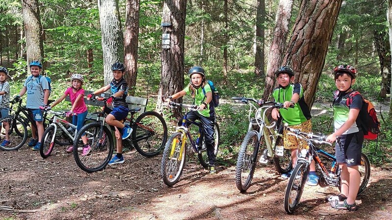 Kindern von neun bis 13 Jahren nahmen am Dienstag an einen Rundkurs der TSV-Radsportabteilung teil.