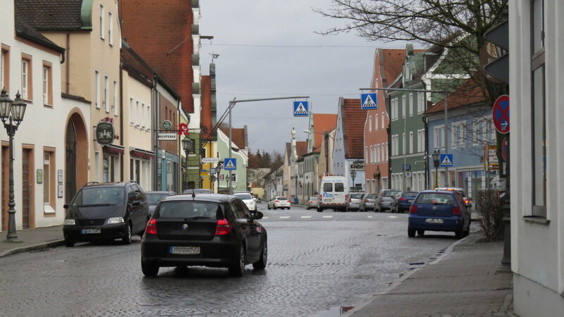 Die kommunale Verkehrsüberwachung auf dem Stadtplatz wurde im Stadtplatz kritisiert.