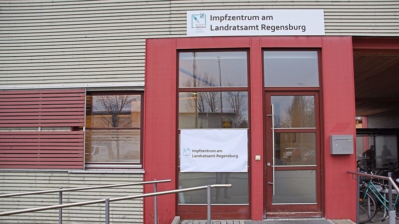 Der Landkreis Regensburg wird wohl in der ersten Januarwoche keinen Corona-Impfstoff erhalten.