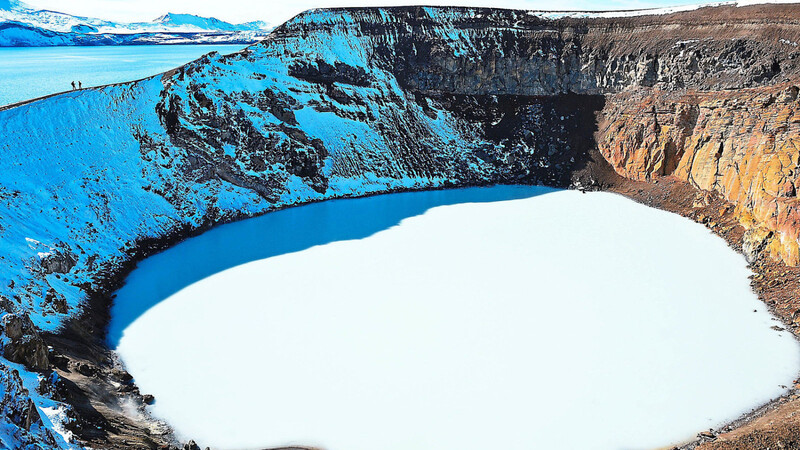 Das Wasser im Viti-Kratersee der Askja ist bis zu 27 Grad warm.