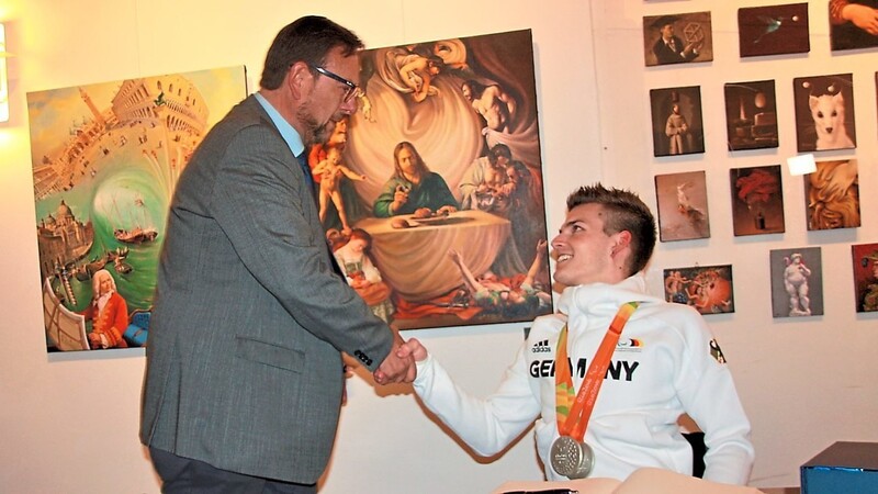 Von den Paralympics in Rio direkt nach Viechtach kam 2016 Medaillen-Gewinner Thomas Schmidberger, um sich feiern zu lassen.