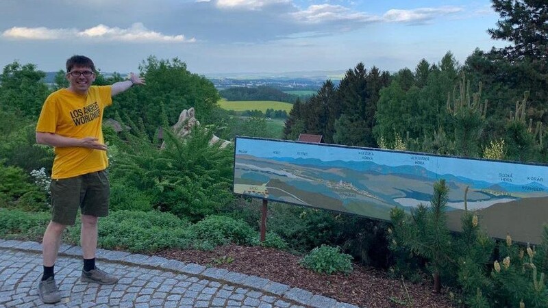 Dominik Götz auf seinem Lieblingsberg in Ujezd, mit Blick auf Domazlice