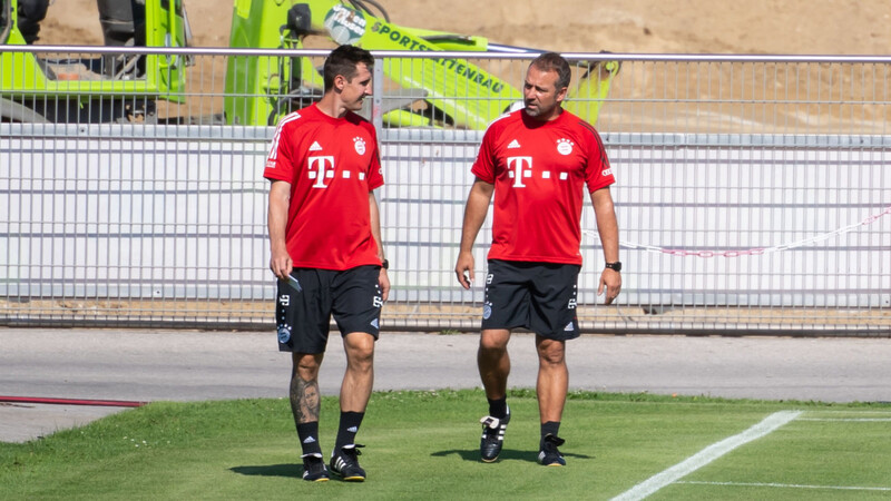 Neues Trainergespann beim FC Bayern: Miroslav Klose (l.) und Hansi Flick.