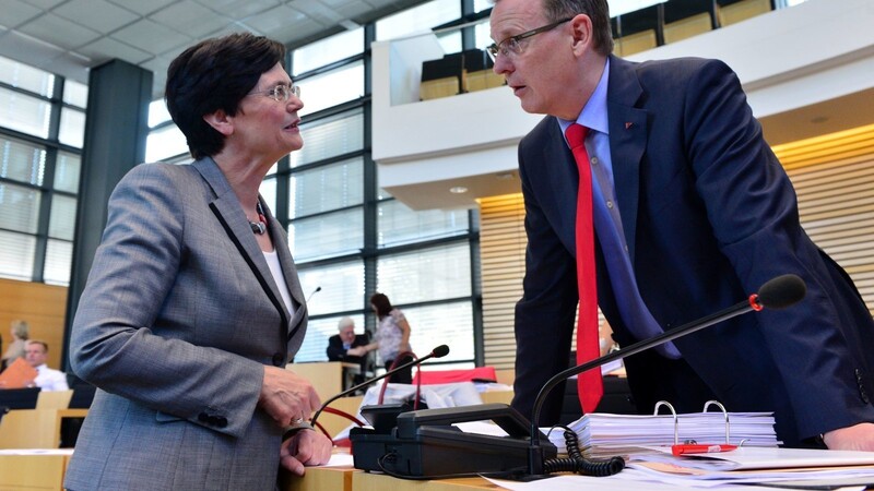 Linken-Politiker Bodo Ramelow hat seine Vorgängerin Christine Lieberknecht von CDU als neue Ministerpräsidentin vorgeschlagen. Aber auch daraus wird wohl nichts.