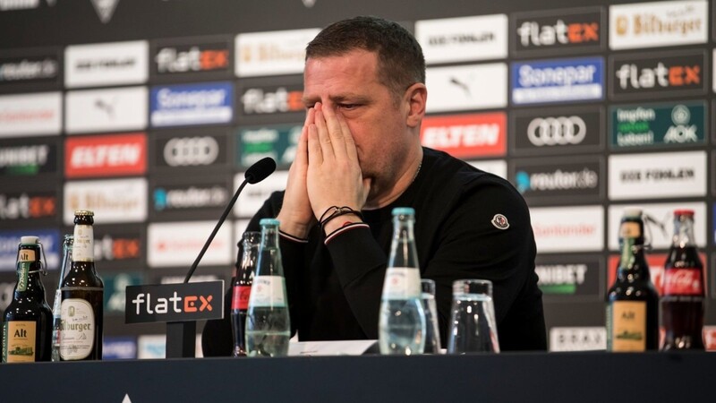 Ein sichtlich emotionaler Sportdirektor Max Eberl erklärt seinen Rücktritt bei Borussia Mönchengladbach aus gesundheitlichen Gründen.